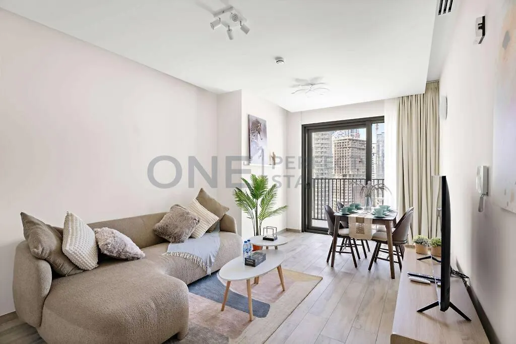 1Br Stunning Views In Business Bay With Pool & Gym Apartment Dubai