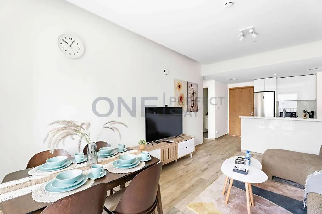 1Br Stunning Views In Business Bay With Pool & Gym Apartment Dubai